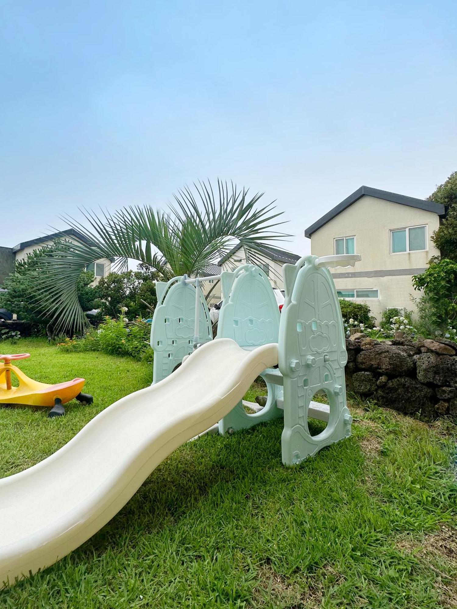 Haevichi Private Pension Seogwipo Exterior foto
